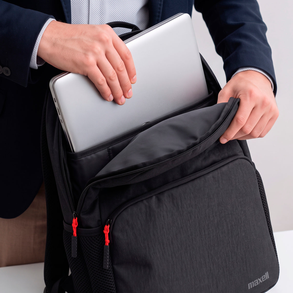 Mochila Notebook 15.6 Pulgadas Maxell Ultraligera con Funda Acolchada