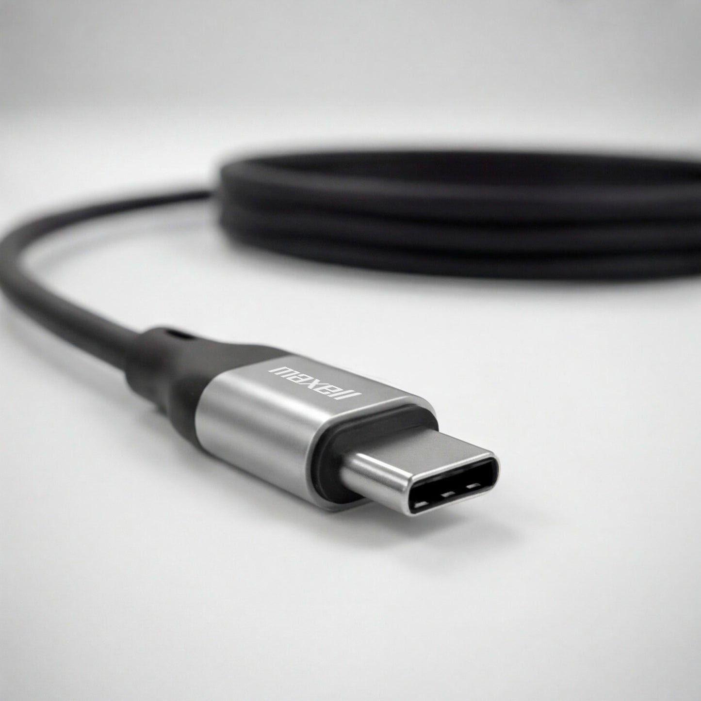 Cable Magnético 60W USB C a USB C Maxell 1.2 Metros Carga Rápida