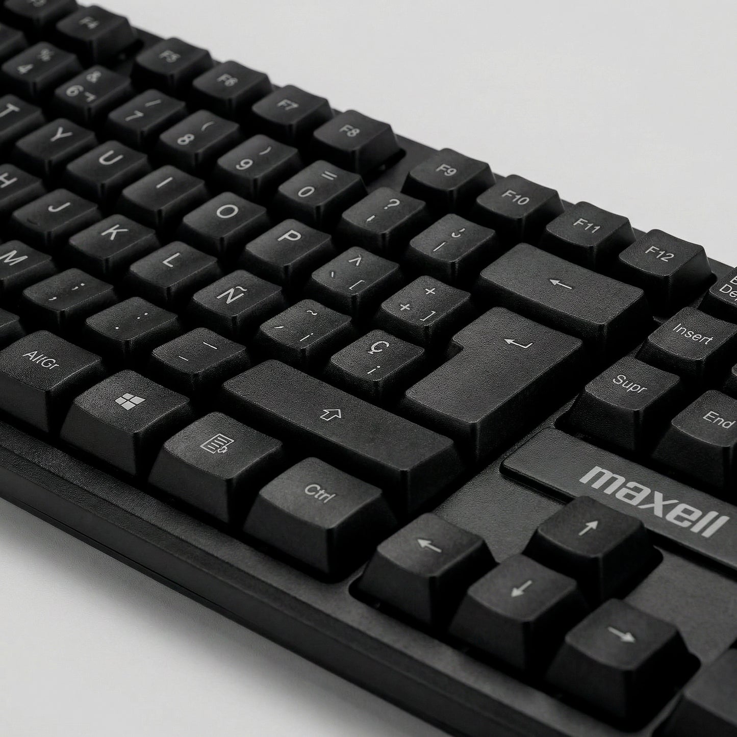 Teclado Básico Maxell KB-80 Conector Usb Negro